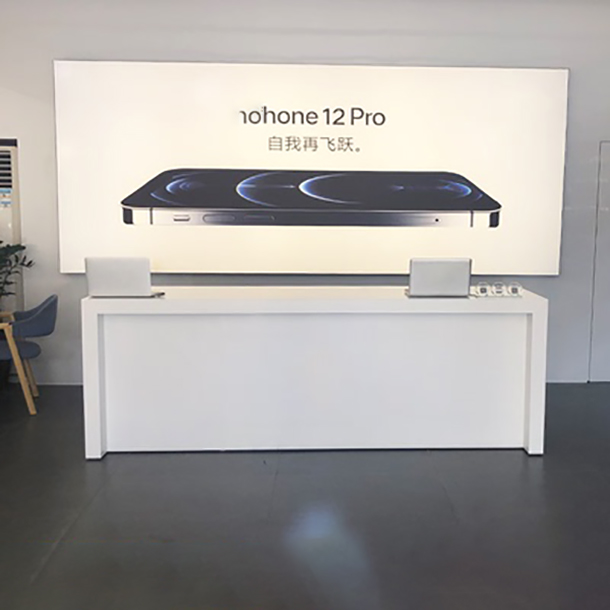 Apple phone shop display furniture